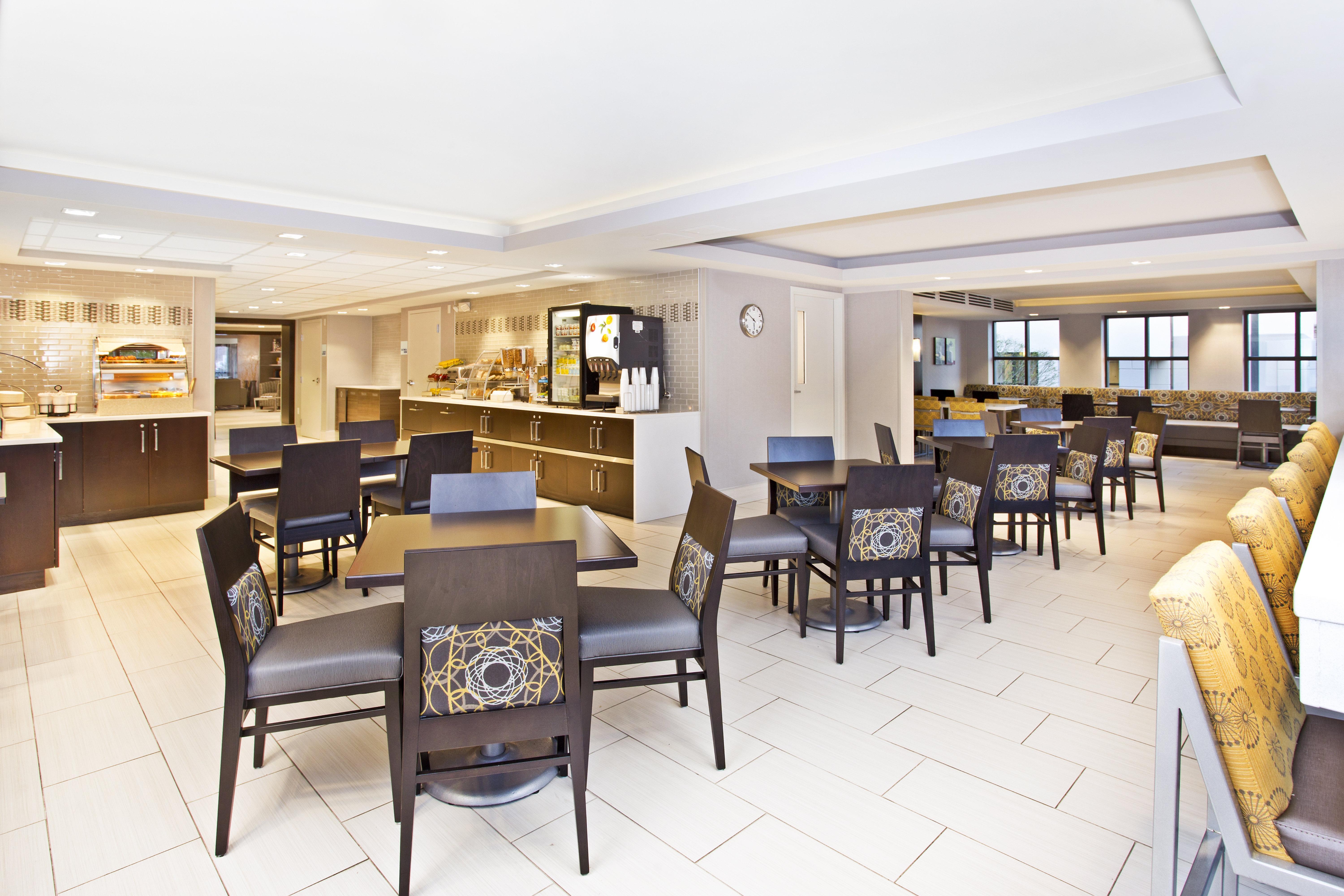 Holiday Inn Express Boston-Waltham By Ihg Екстериор снимка